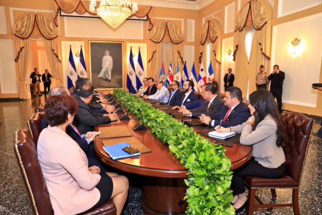 presidente-sostiene-reunion-con-la-federacion-de-camaras-de-comercio-de-centroamerica